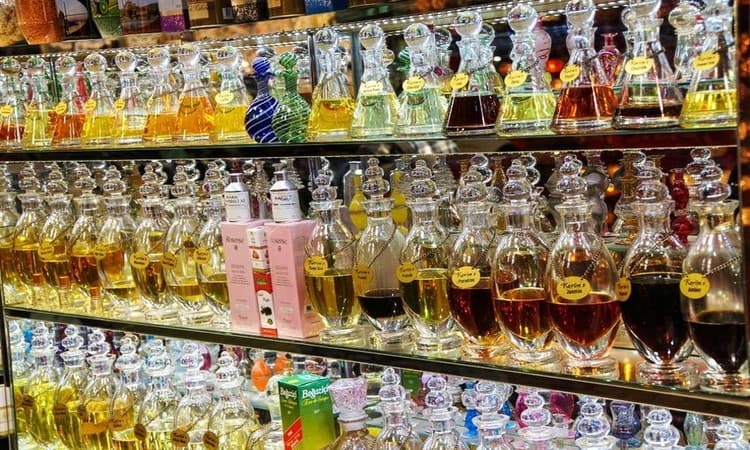 Attar Market