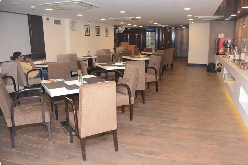 irctc-lounge-dining-area