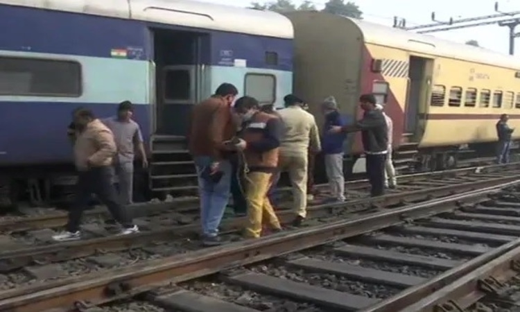 Lucknow Train Derail