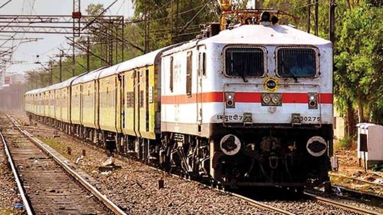 Mumbai Pune Express Train