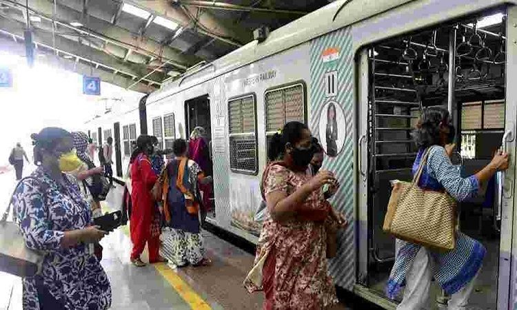 Mumbai Trains Open Blog1
