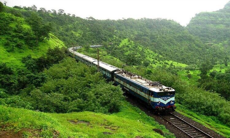 Scenic Train Journeys To Goa Blog3