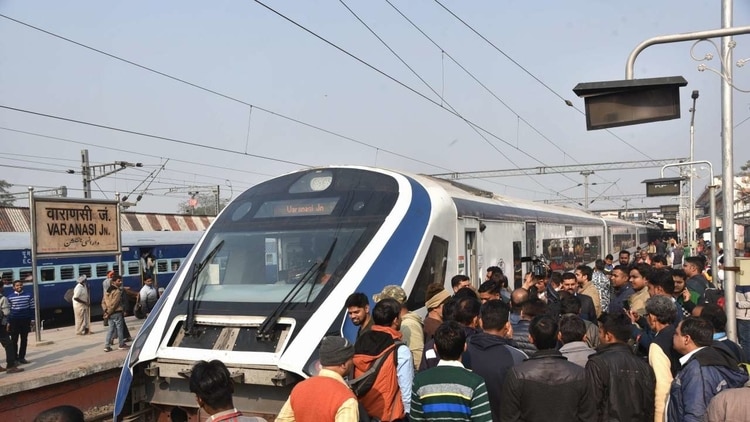 Train 18 Varanasi